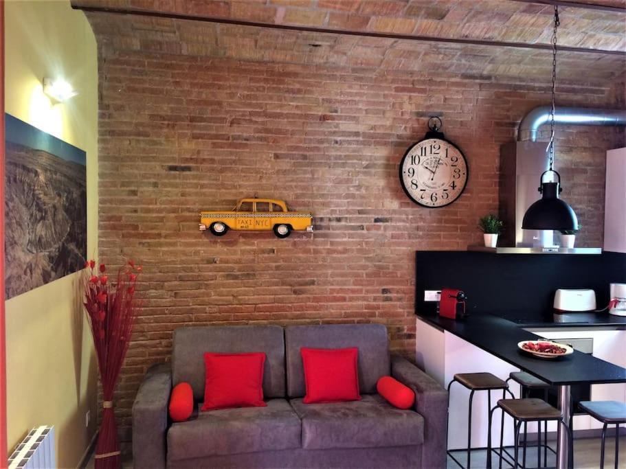 Lovely & Bright Vila Olimpica Beach Apartment Barcelona Buitenkant foto