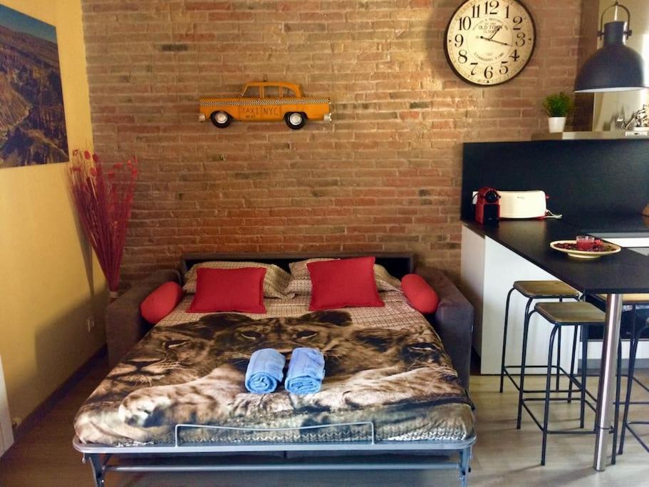 Lovely & Bright Vila Olimpica Beach Apartment Barcelona Buitenkant foto