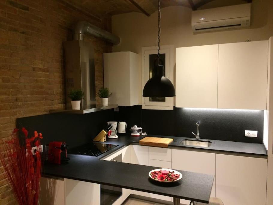 Lovely & Bright Vila Olimpica Beach Apartment Barcelona Buitenkant foto