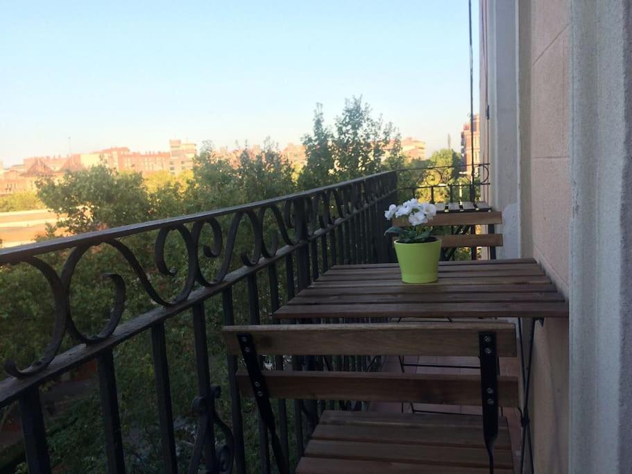 Lovely & Bright Vila Olimpica Beach Apartment Barcelona Buitenkant foto